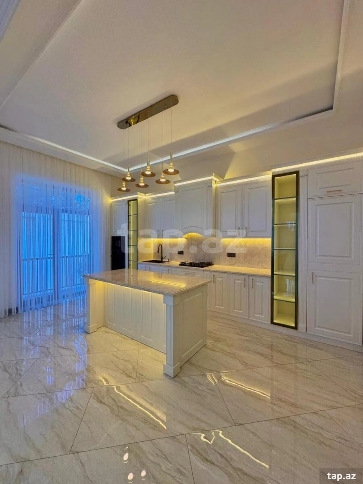 Satılır 6 otaqlı həyət evi