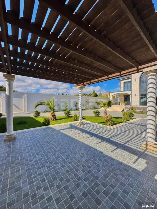 Satılır 6 otaqlı həyət evi