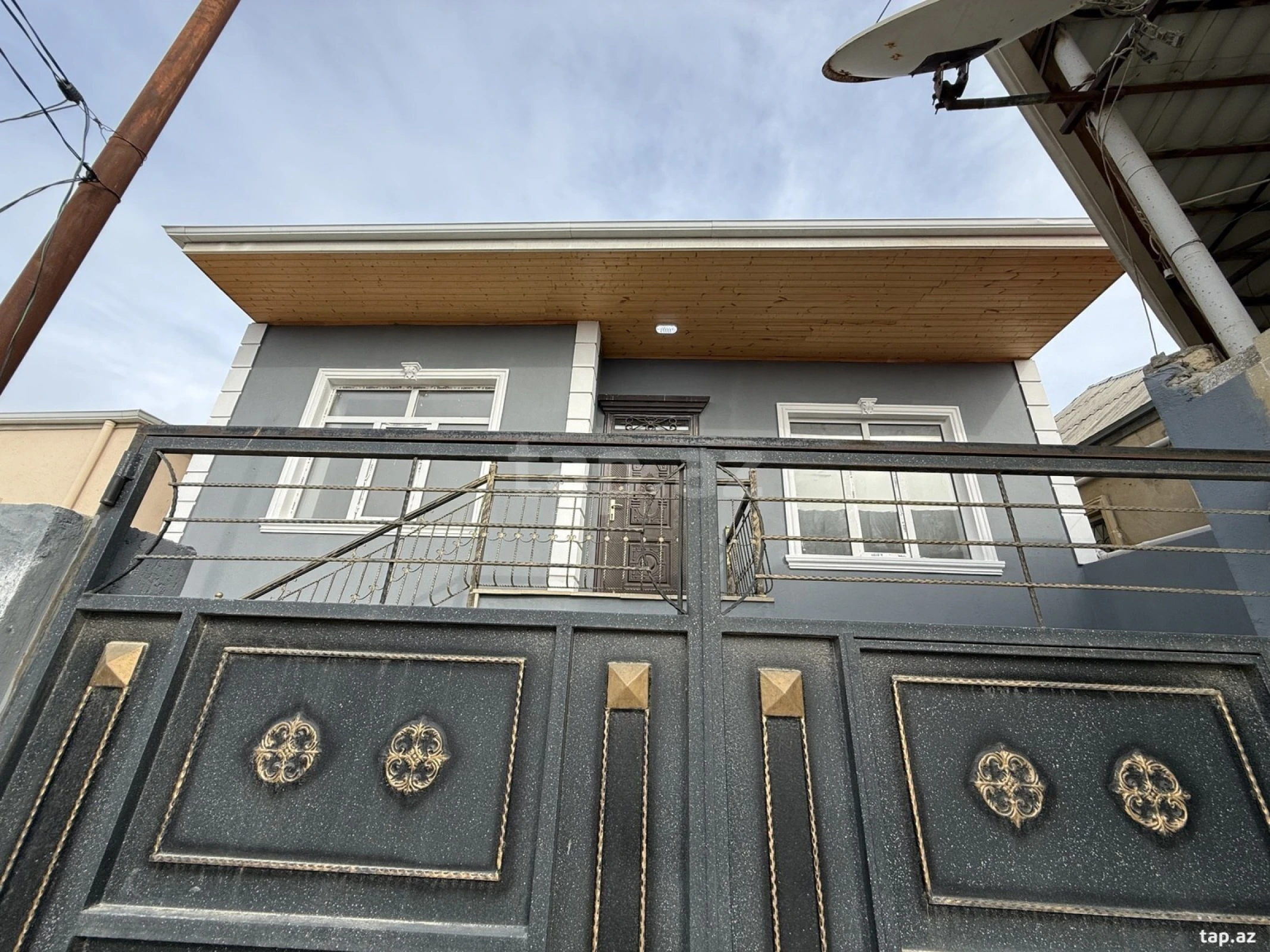 Satılır 5 otaqlı həyət evi