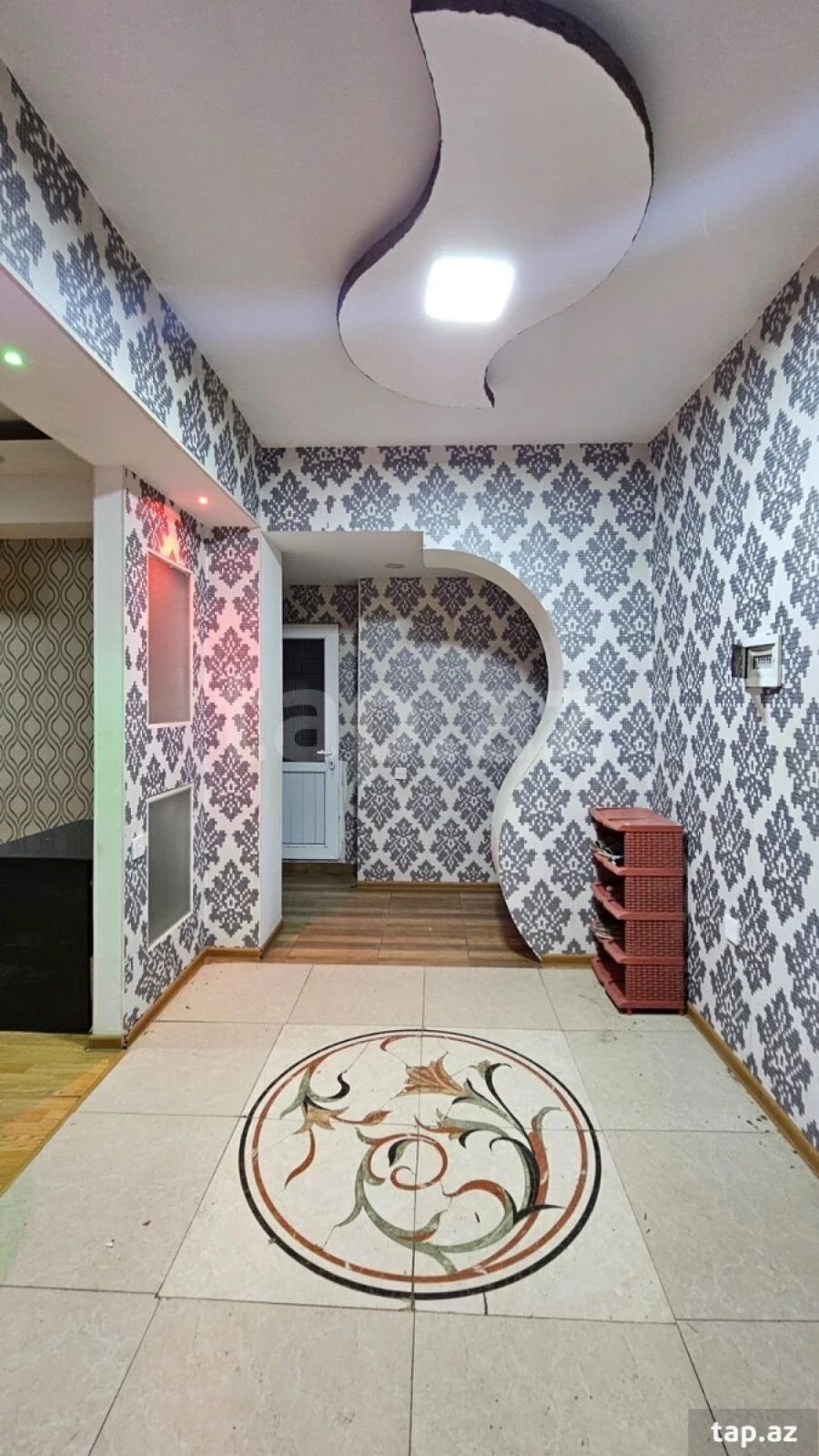 Kirayə verilir 3 otaqlı yeni tikili 100 m²