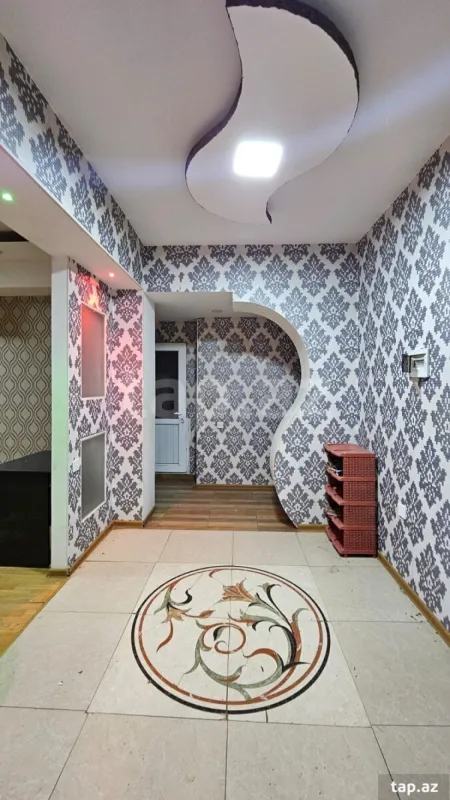 Kirayə verilir 3 otaqlı yeni tikili 100 m²