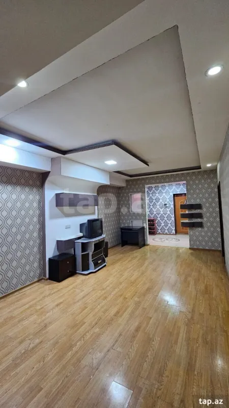 Kirayə verilir 3 otaqlı yeni tikili 100 m²