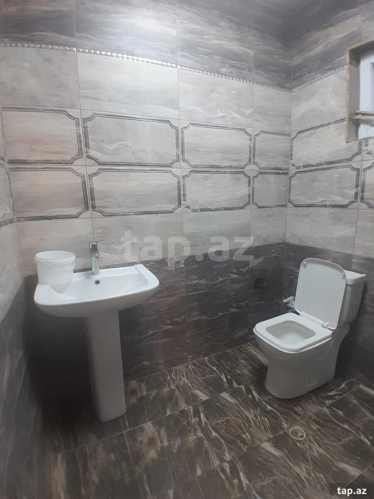 Satılır 4 otaqlı həyət evi