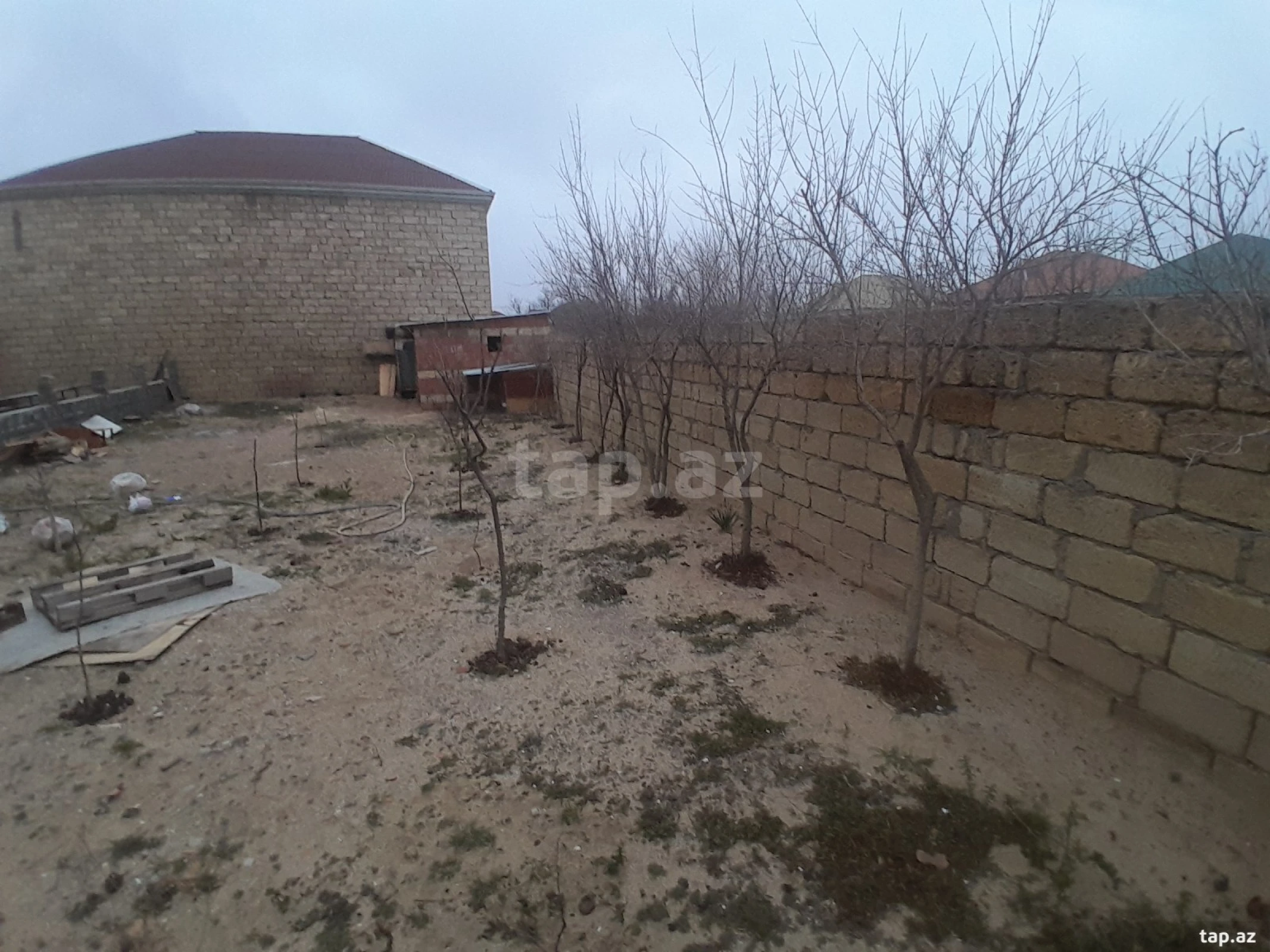 Satılır 4 otaqlı həyət evi