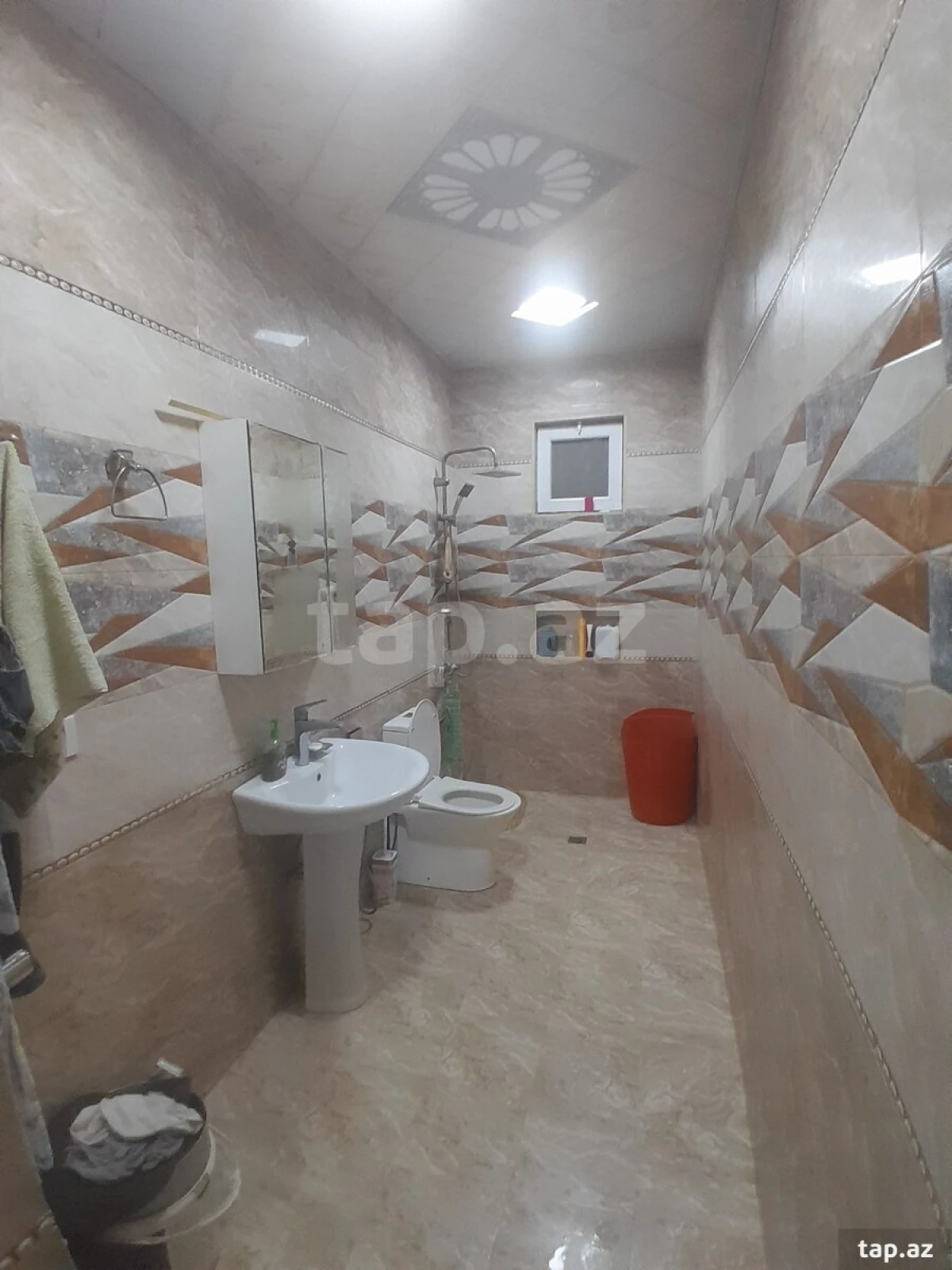Satılır 4 otaqlı həyət evi