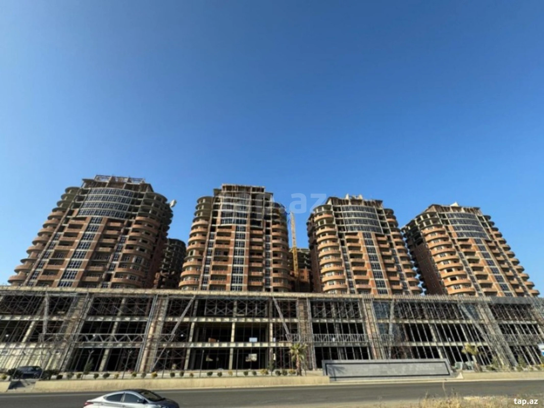 Satılır 2 otaqlı yeni tikili 83.2 m²