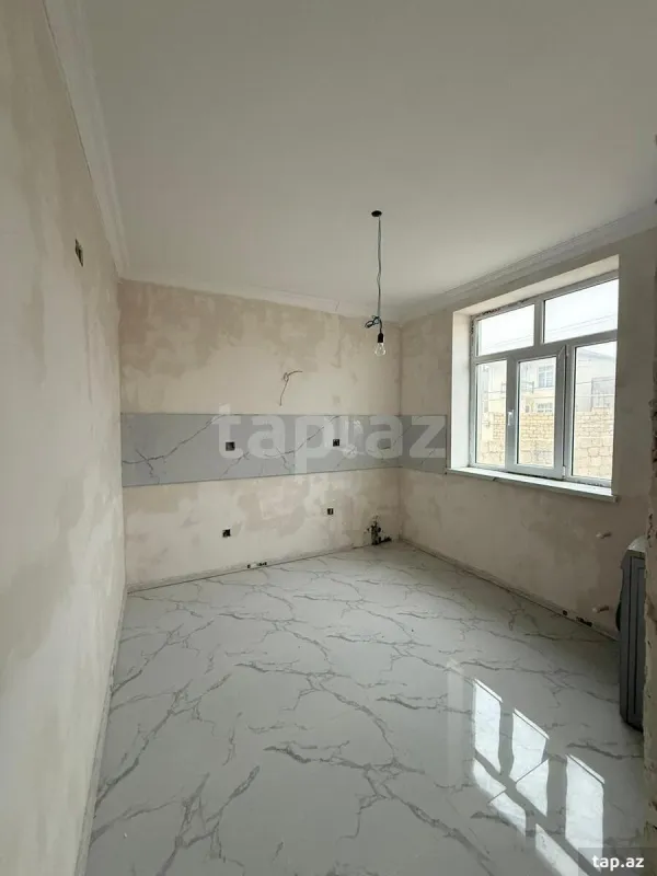 Satılır 4 otaqlı həyət evi