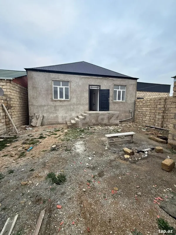 Satılır 4 otaqlı həyət evi