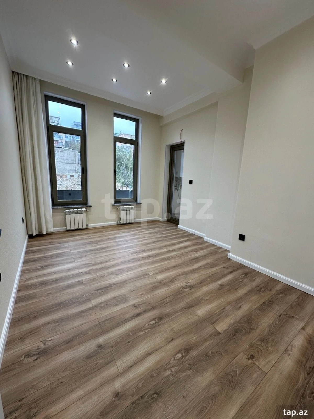 Satılır 3 otaqlı yeni tikili 70 m²