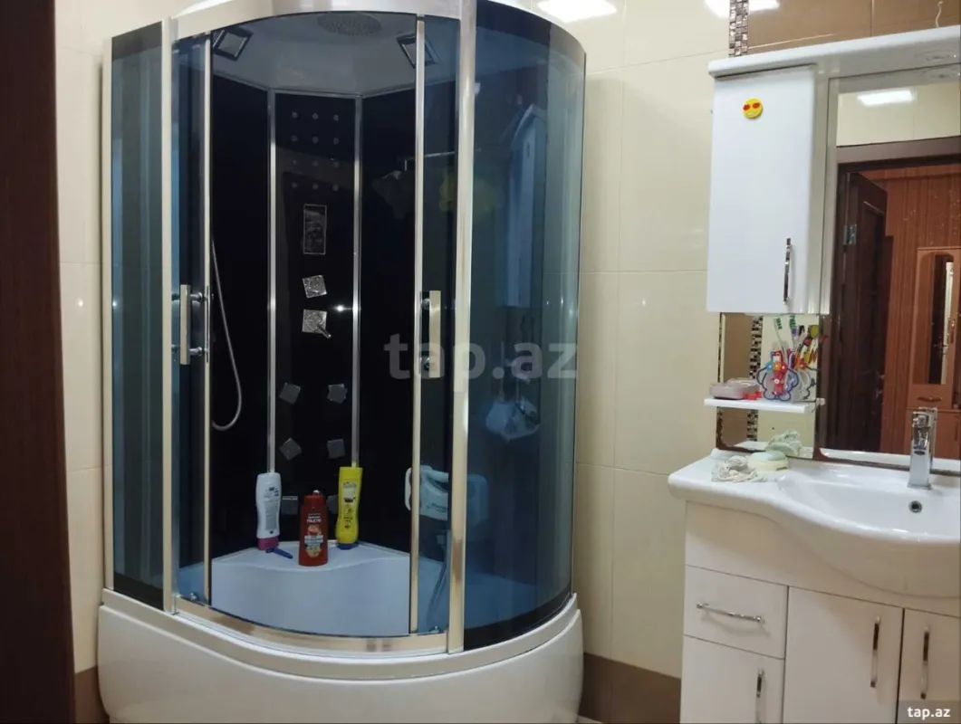 Kirayə verilir 3 otaqlı yeni tikili 120 m²