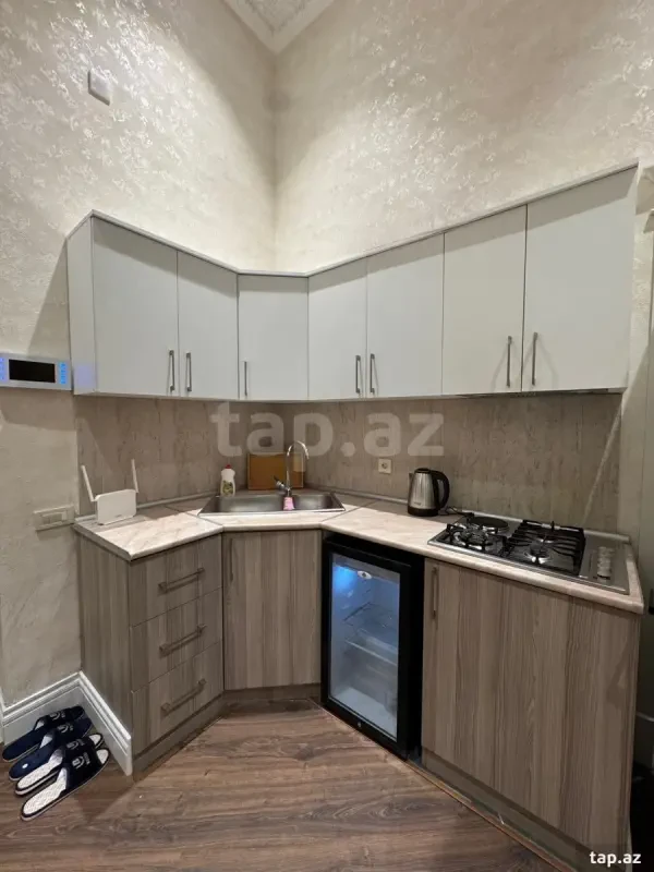 Kirayə verilir 2 otaqlı yeni tikili 70 m²