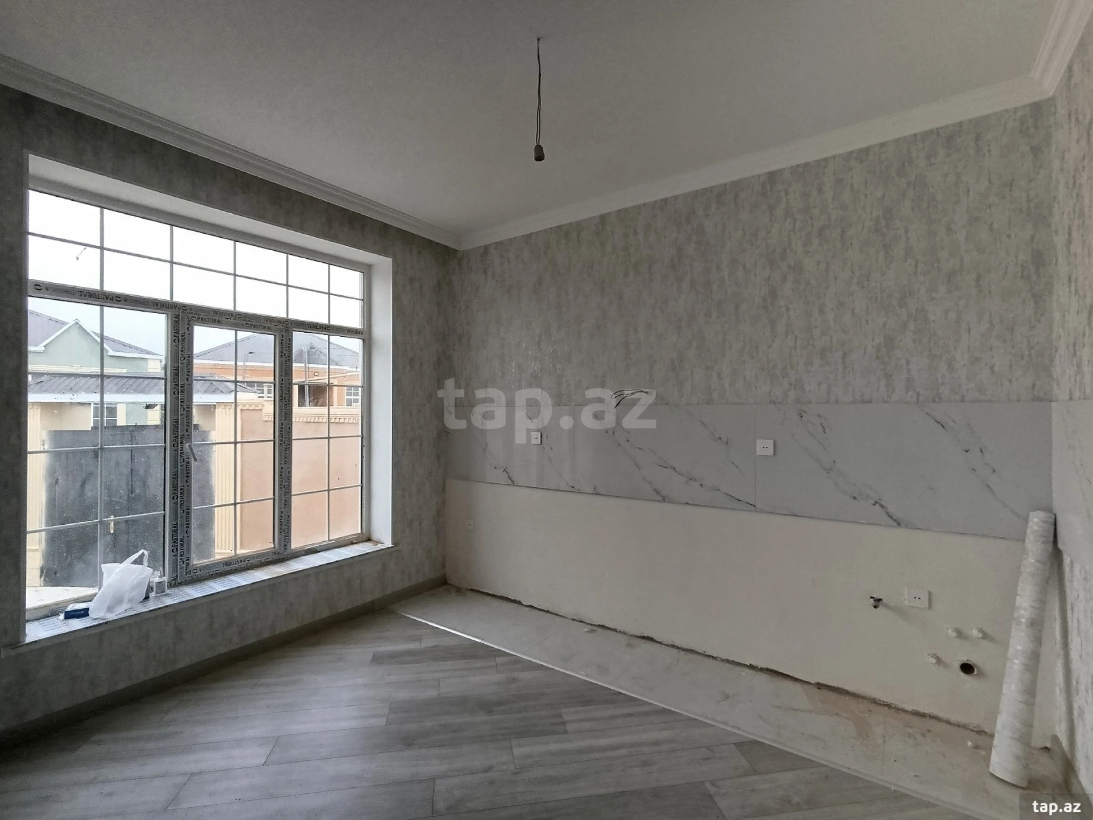 Satılır 4 otaqlı həyət evi