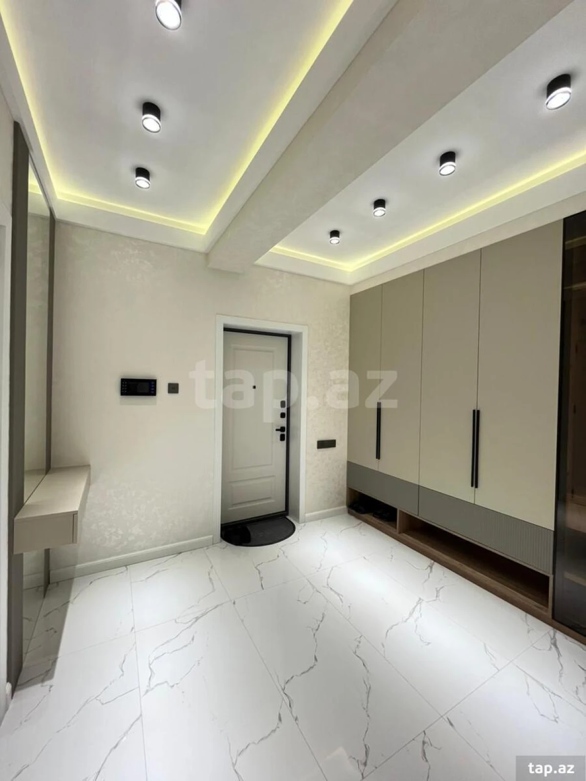 Satılır 3 otaqlı yeni tikili 104 m²