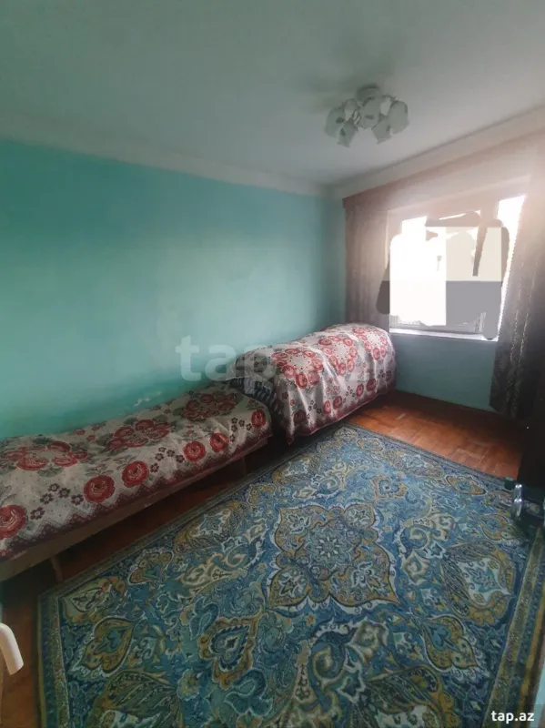 Satılır 4 otaqlı mənzil 120 m²