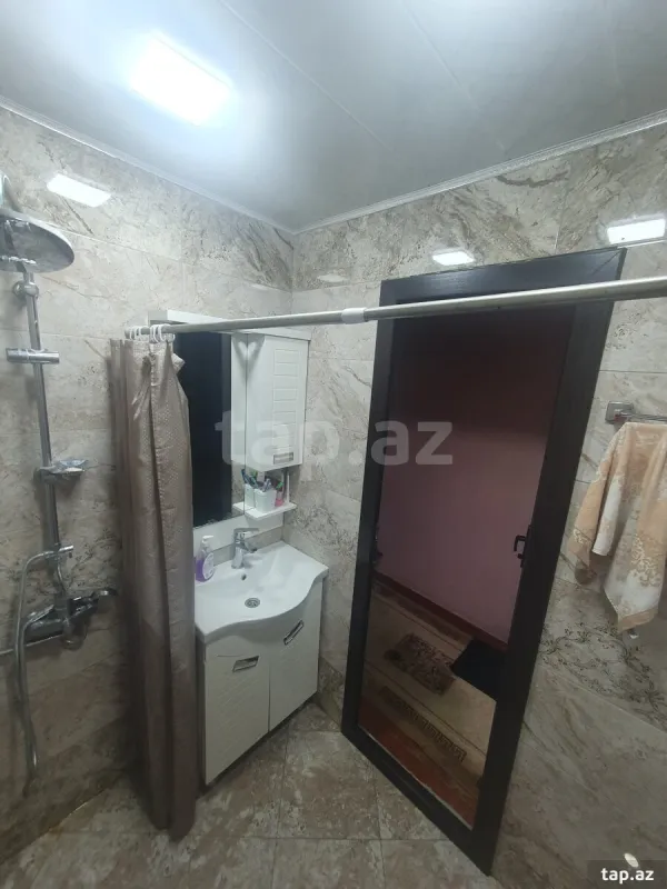 Satılır 4 otaqlı mənzil 120 m²