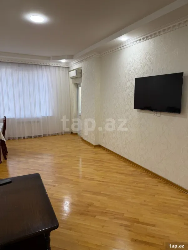 Kirayə verilir 2 otaqlı yeni tikili 100 m²