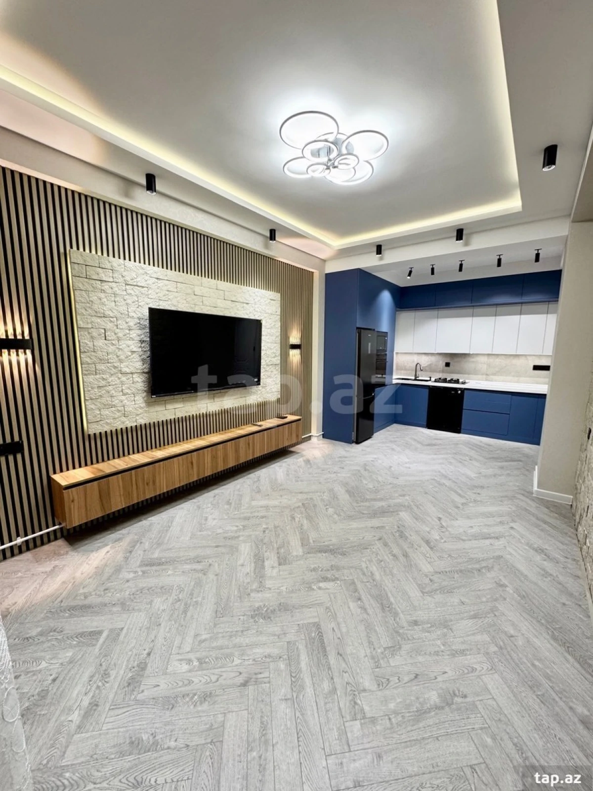 Satılır 3 otaqlı yeni tikili 70 m²