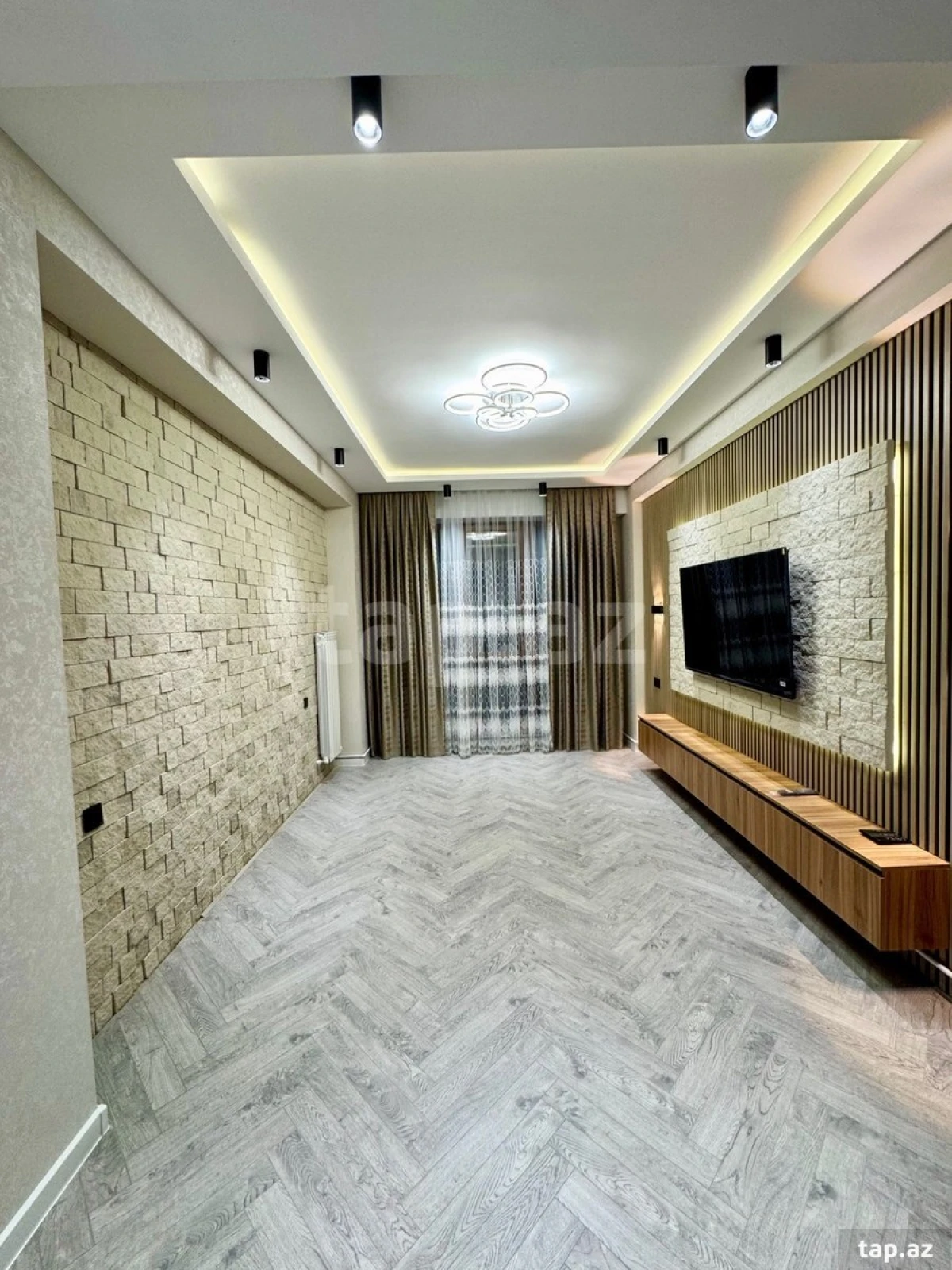Satılır 3 otaqlı yeni tikili 70 m²