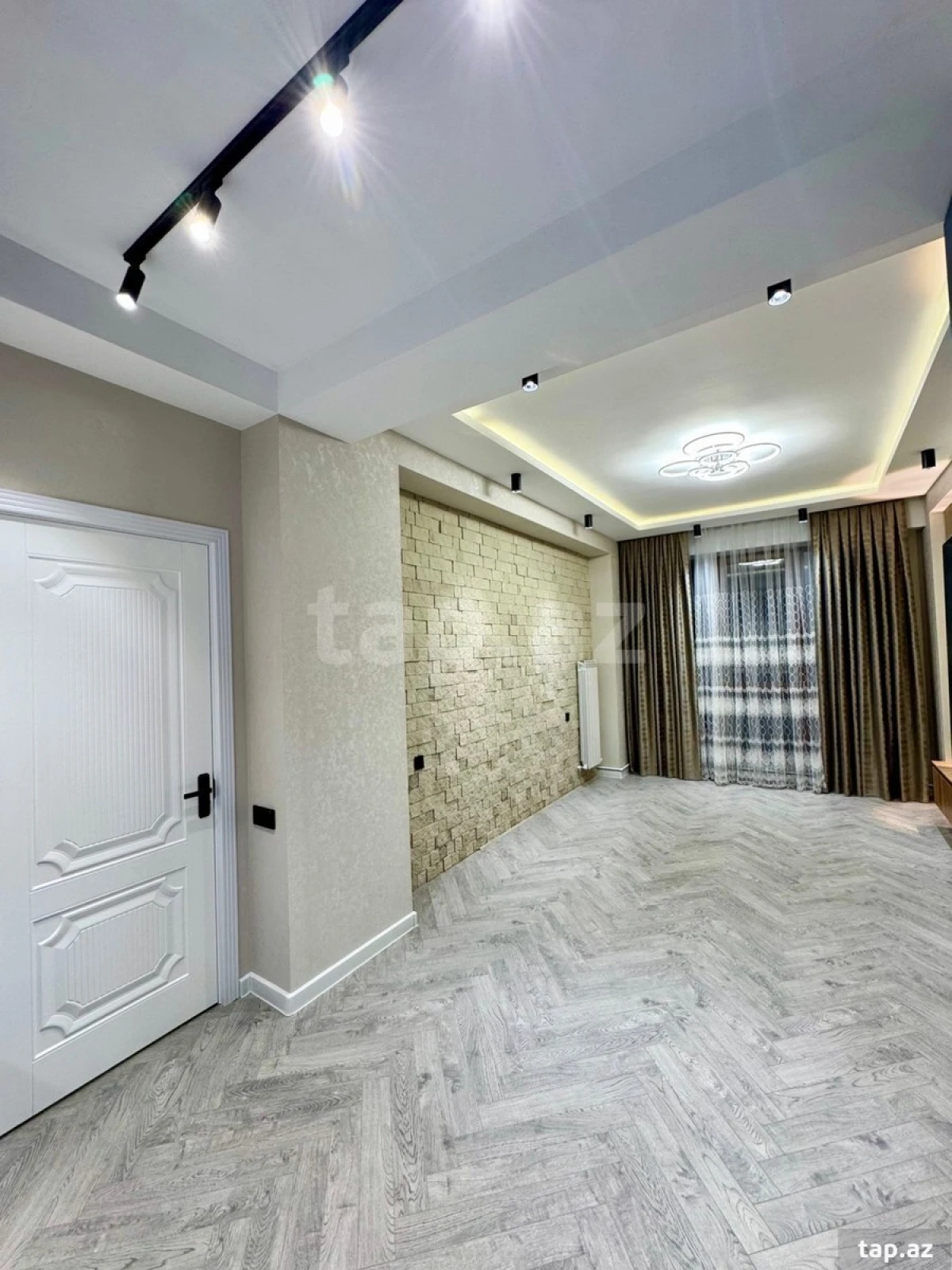 Satılır 3 otaqlı yeni tikili 70 m²