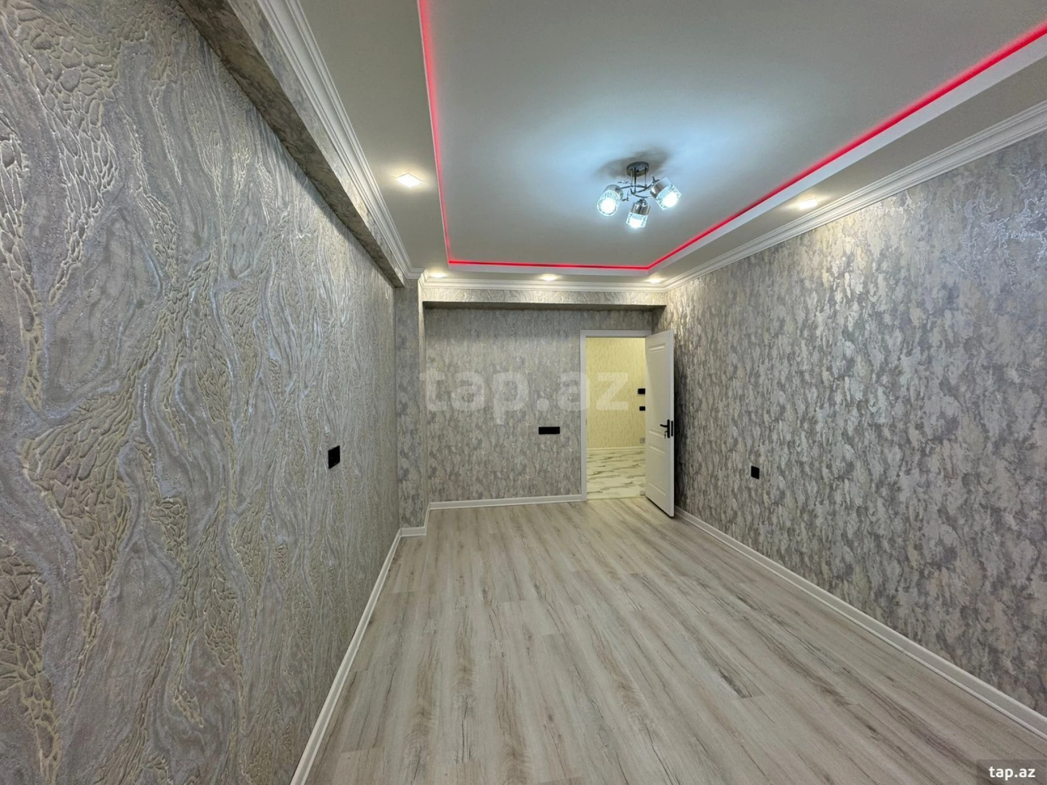 Satılır 2 otaqlı yeni tikili 60 m²