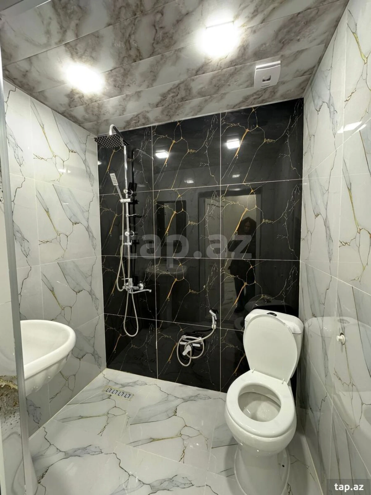 Satılır 2 otaqlı yeni tikili 60 m²