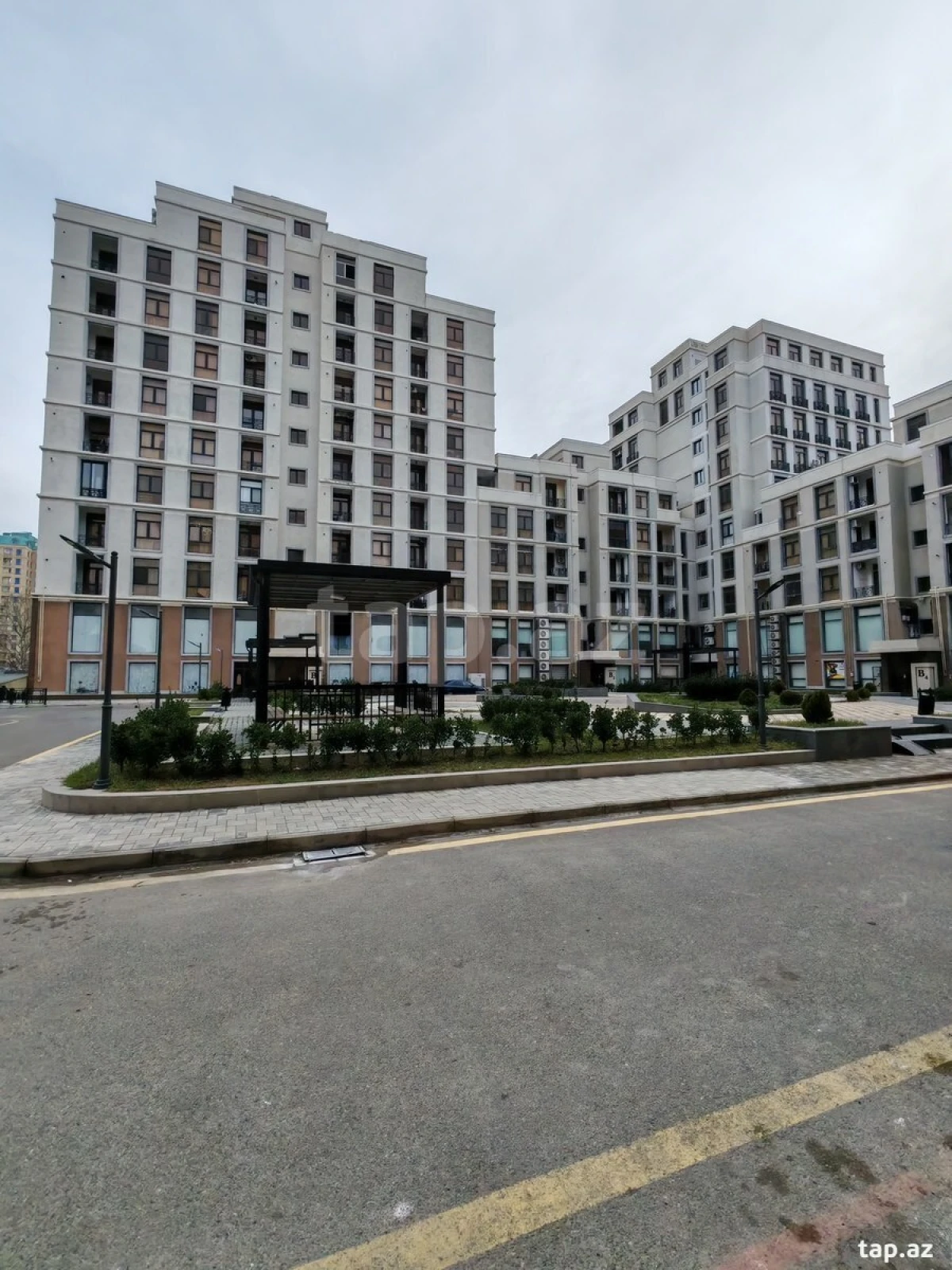 Satılır 3 otaqlı yeni tikili 90 m²