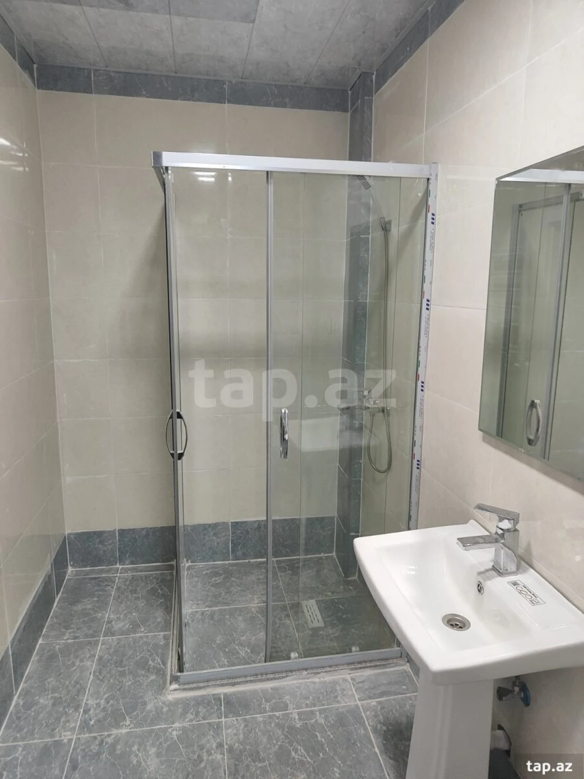 Kirayə verilir 2 otaqlı yeni tikili 48 m²