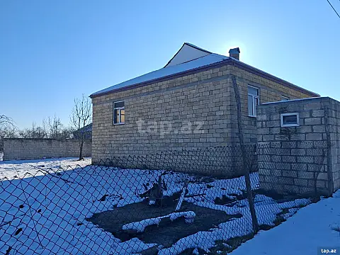 Satılır 5 otaqlı həyət evi