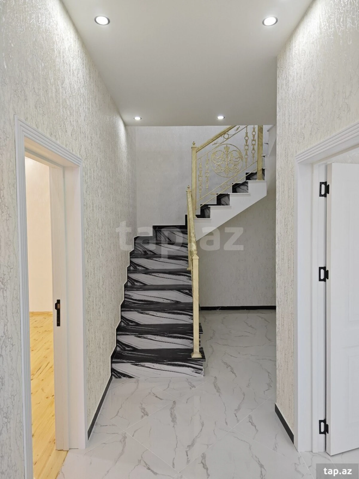 Satılır 4 otaqlı həyət evi