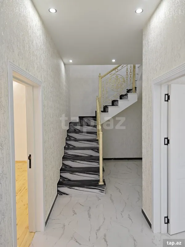 Satılır 4 otaqlı həyət evi