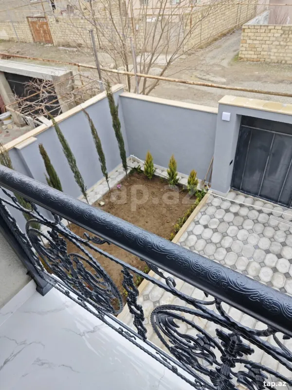 Satılır 4 otaqlı həyət evi