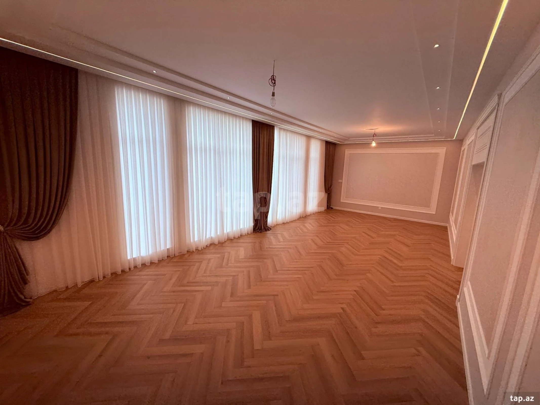 Satılır 7 otaqlı həyət evi