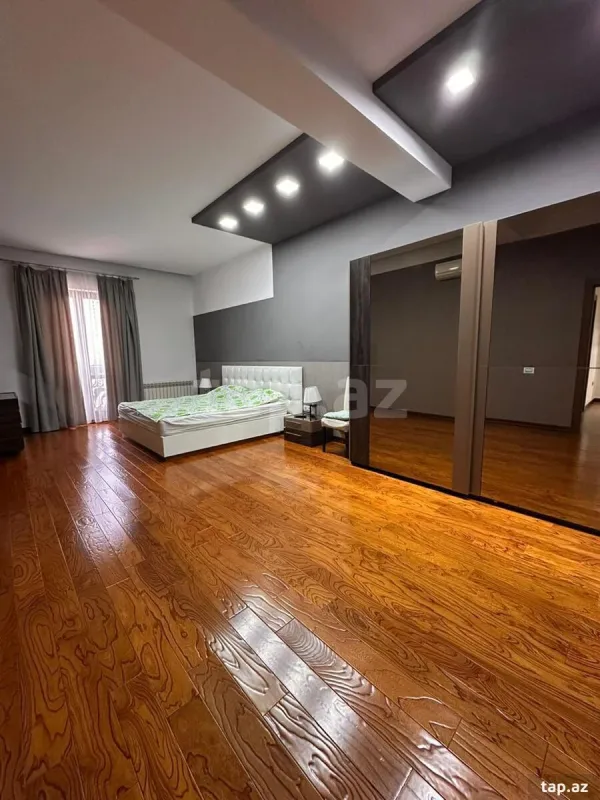 Satılır 4 otaqlı yeni tikili 230 m²