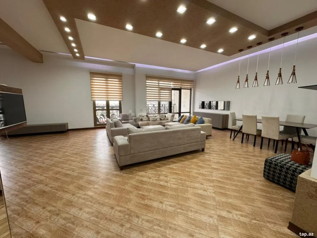 Satılır 4 otaqlı yeni tikili 230 m²