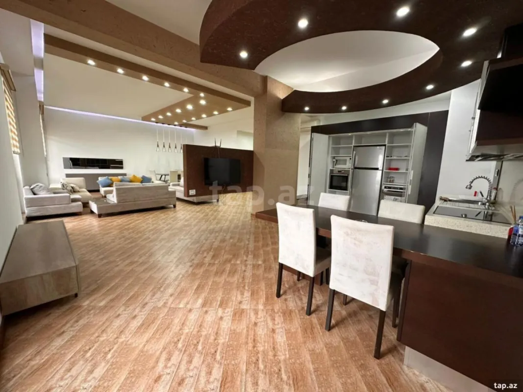 Satılır 4 otaqlı yeni tikili 230 m²