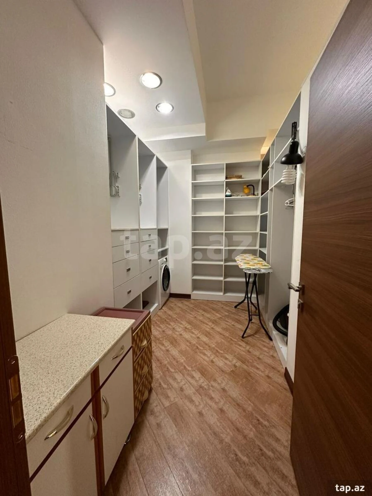 Satılır 4 otaqlı yeni tikili 230 m²