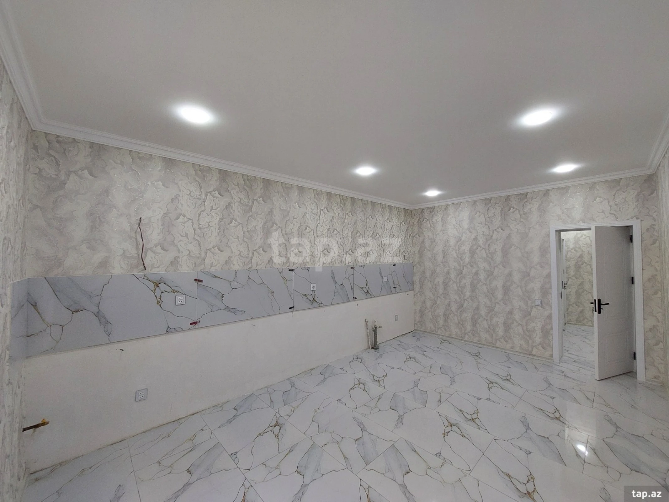 Satılır 4 otaqlı həyət evi