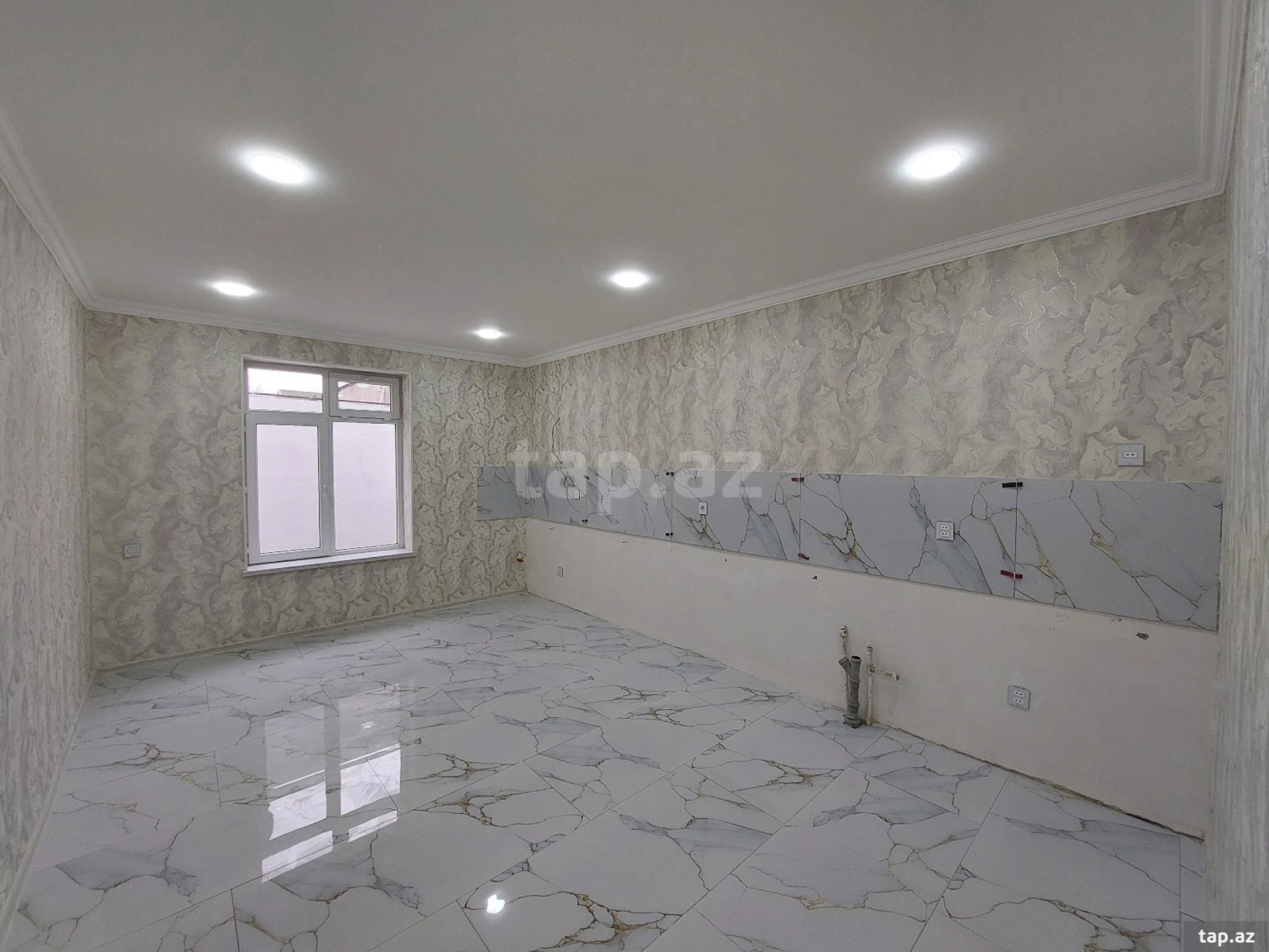 Satılır 4 otaqlı həyət evi