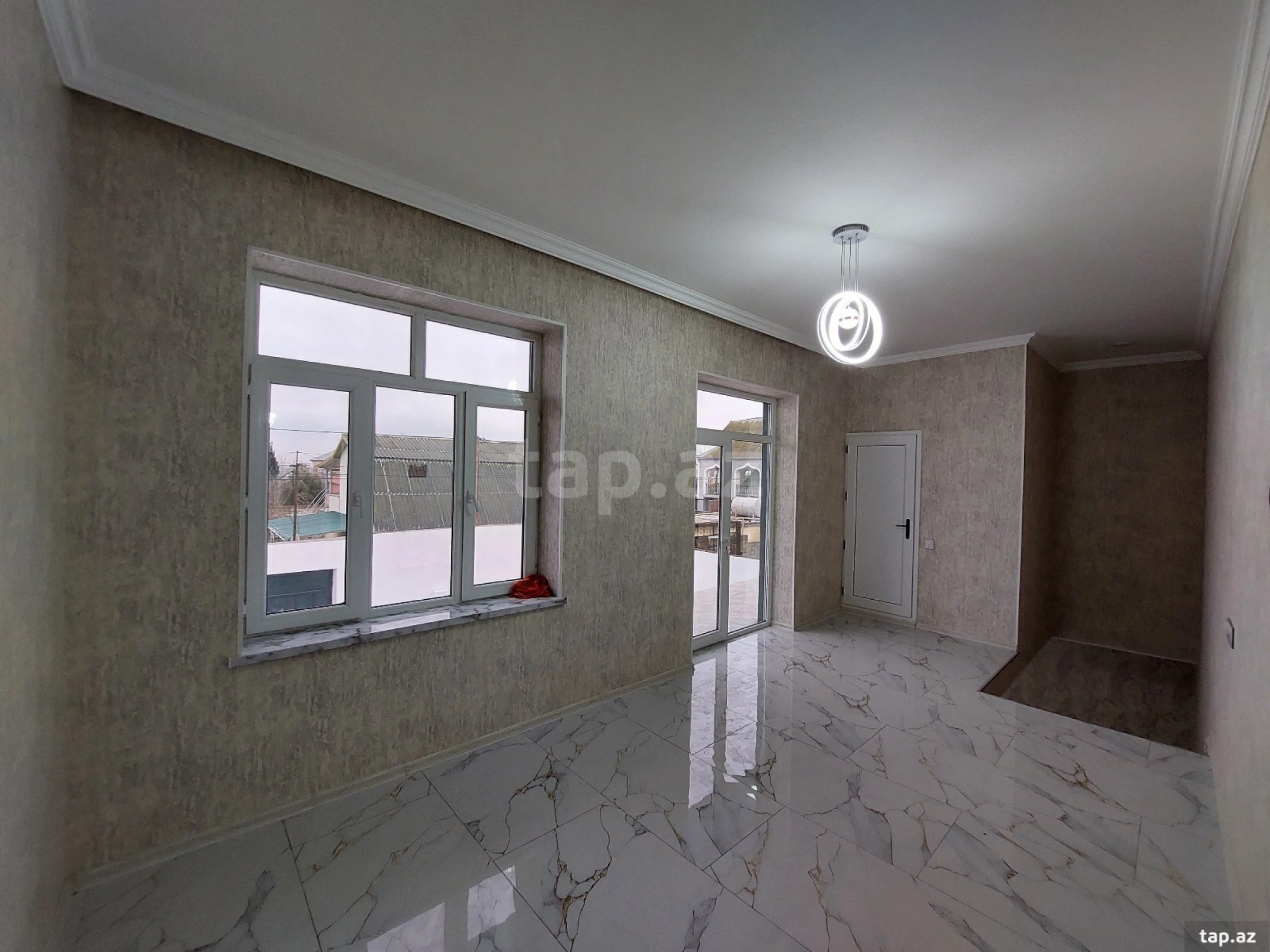 Satılır 4 otaqlı həyət evi