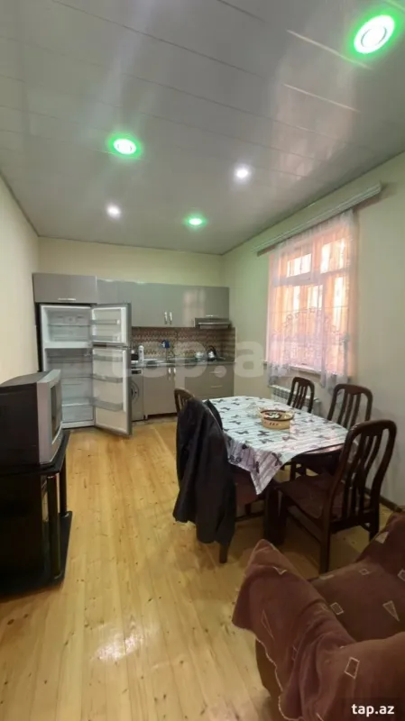 Satılır 4 otaqlı həyət evi