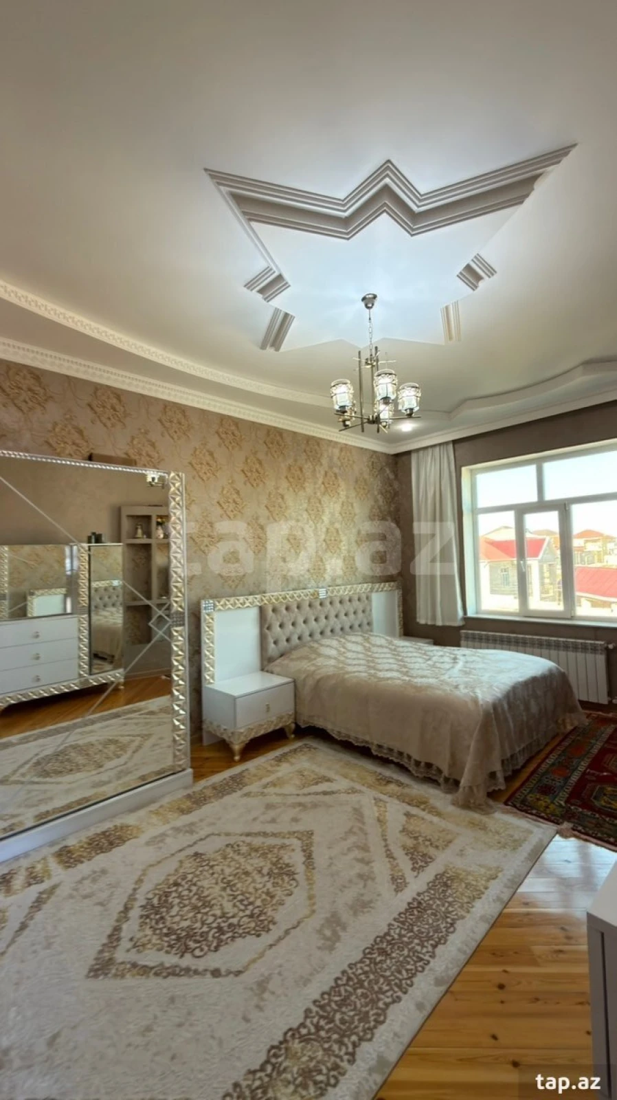 Satılır 6 otaqlı həyət evi