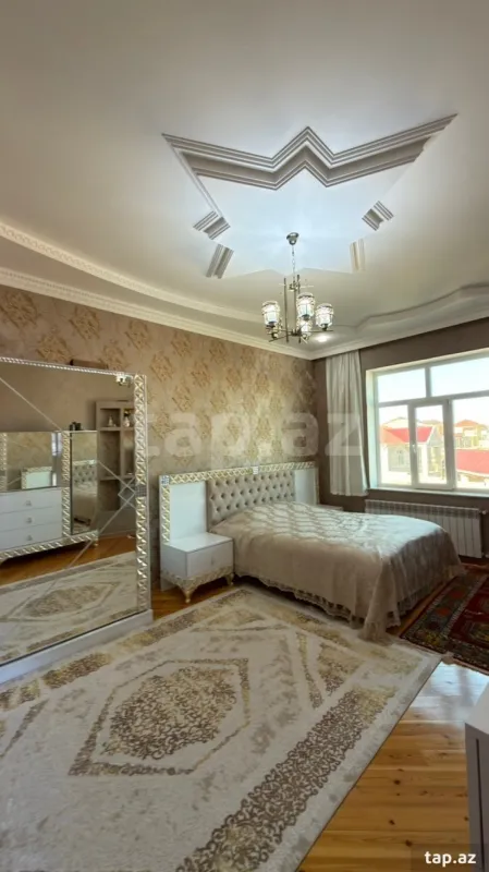 Satılır 6 otaqlı həyət evi