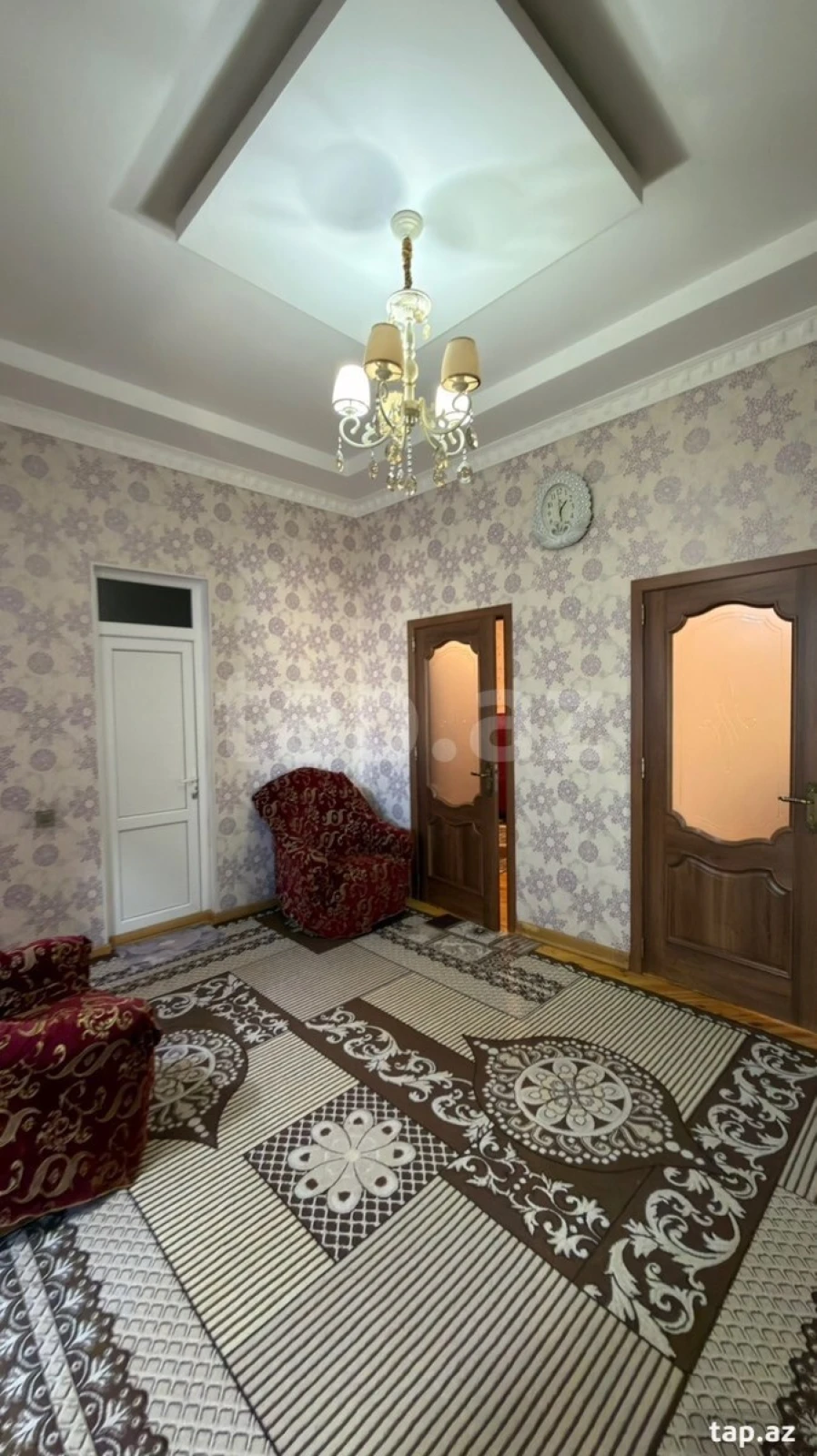 Satılır 6 otaqlı həyət evi