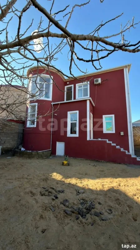 Satılır 6 otaqlı həyət evi