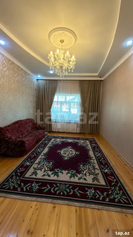 Satılır 6 otaqlı həyət evi