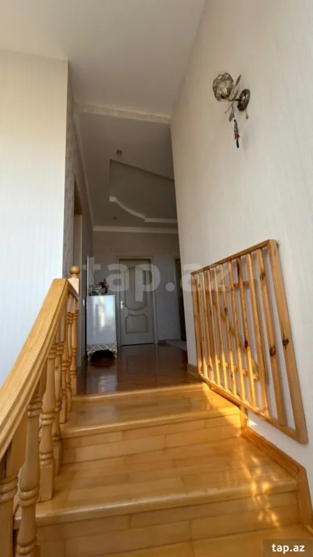 Satılır 6 otaqlı həyət evi