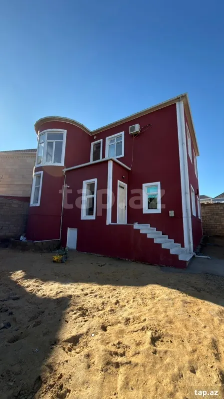 Satılır 6 otaqlı həyət evi