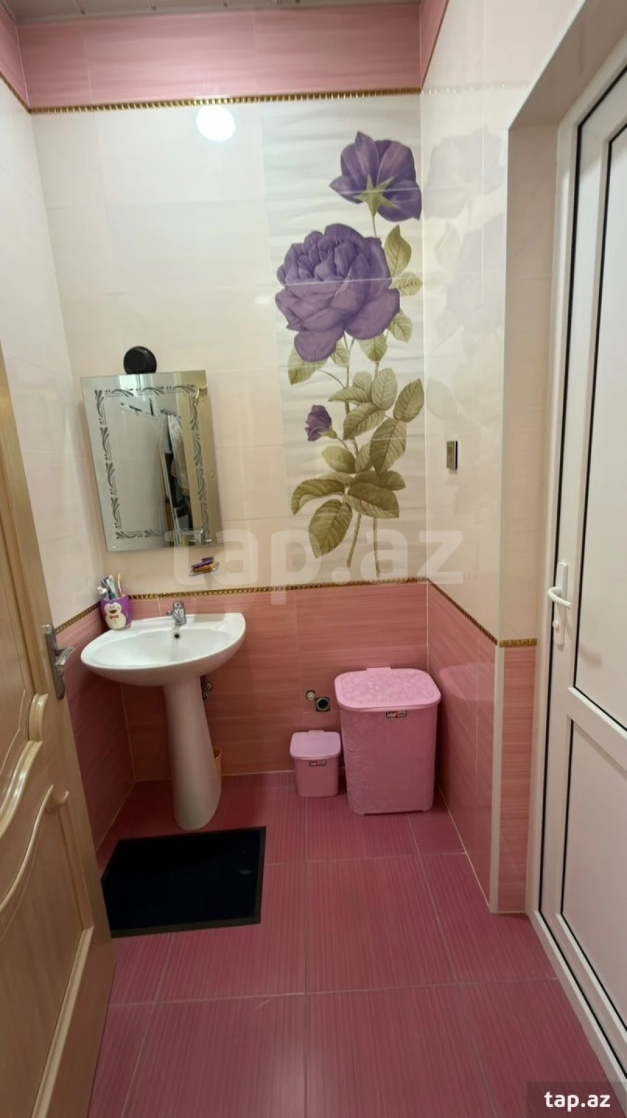 Satılır 6 otaqlı həyət evi