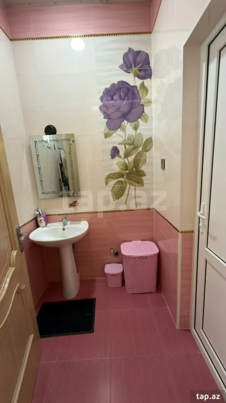 Satılır 6 otaqlı həyət evi