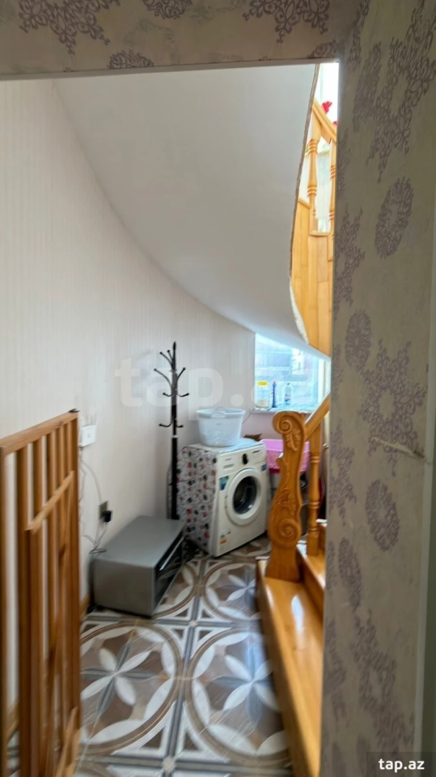 Satılır 6 otaqlı həyət evi